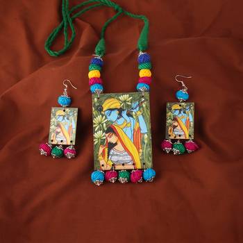 Warli painting faces pendant with multi color and cotton bead adjustable thread necklace set for women and girls. 3