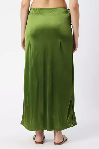 Neckbook Satin Olive Color Petticoat