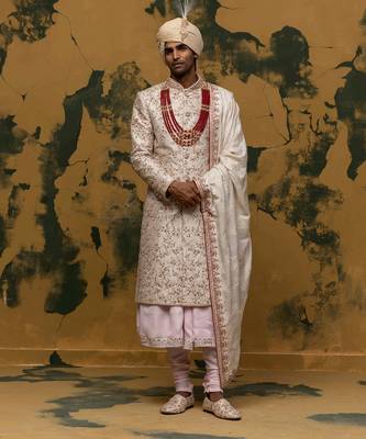 Off-white floral embroidered sherwani set 1