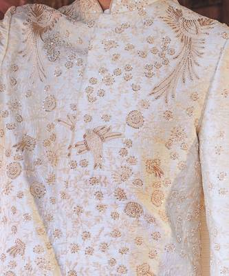Cream embroidered sherwani set 5