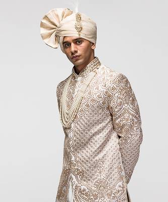 Beige sequins embroidered sherwani 3