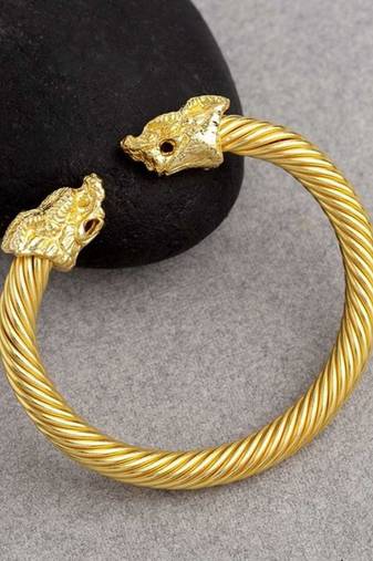 Embedded bracelet