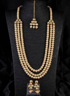 Pearl and kundan embellished wedding necklace 317fnn386 1