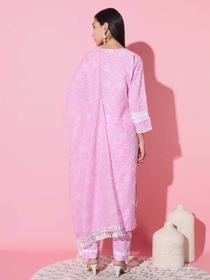 Pink Cotton Silk Floral Printed Fabric Lace Border Work Straight Kurta, Pant And Dupatta Set 3