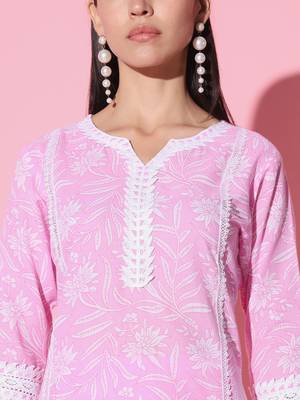 Pink Cotton Silk Floral Printed Fabric Lace Border Work Straight Kurta, Pant And Dupatta Set 4