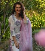 Zeepkart Adya white Women's Cotton Blend Straight Kurta with Pant & Dupatta 