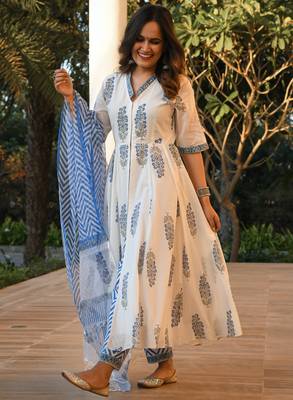 Zeepkart Hina White Women's Cotton Blend Straight Kurta with Pant & Dupatta  1