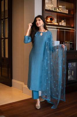 Aqua Blue Chiffon Kurta Ser with Net Embroidered Dupatta 4