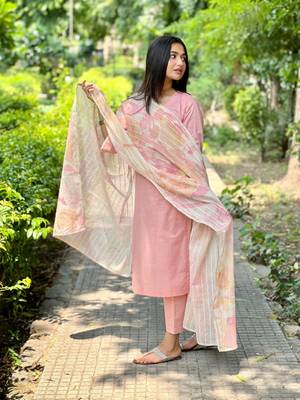 160 pink Women's Cotton Blend Straight Kurta with Pant & Dupatta  4