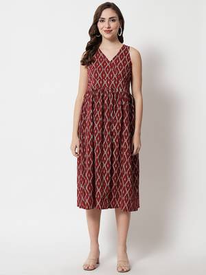 Ftdiva women rayon ikkat printed flared kurta in maroon 1