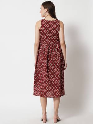 Ftdiva women rayon ikkat printed flared kurta in maroon 2