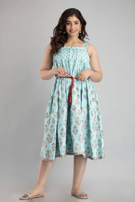women rayon paisley print anarkali kurta in blue 4