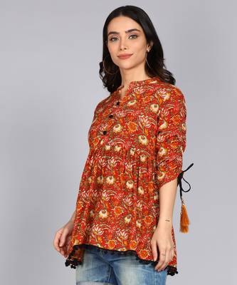 women floral printed flared cotton kurta in red 4