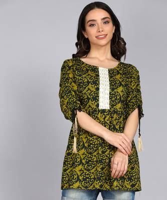 women embroidery printed flared cotton kurta in green 1