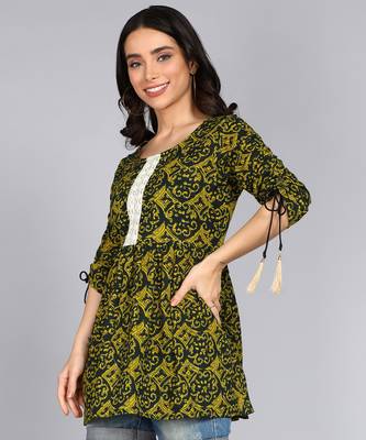 women embroidery printed flared cotton kurta in green 4