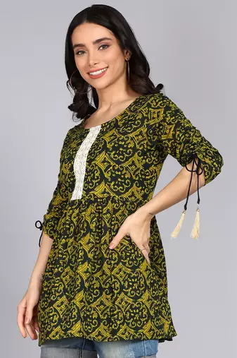 women embroidery printed flared cotton kurta in green
