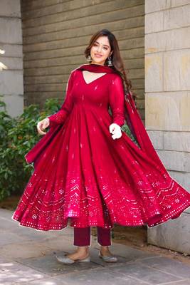 WHISPERING BREEZE GEORGETTE EMBROIDERED SUIT SET  4