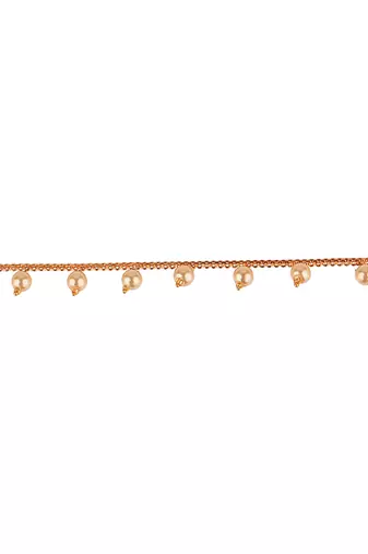The gilded enchantment of the stone-embellished kamarbandh waist chain