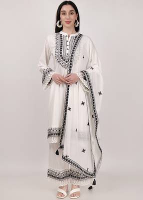 Shiwangi couture white cotton suit set 1