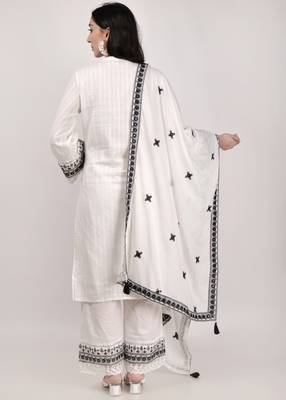 Shiwangi couture white cotton suit set 2