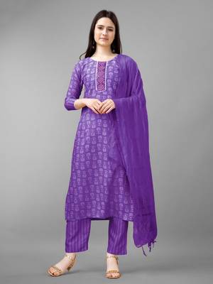 Women embroidered rayon purple kurta pant dupatta set 2