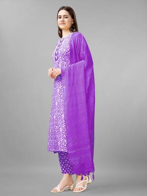 Women embroidered rayon purple kurta pant dupatta set 4