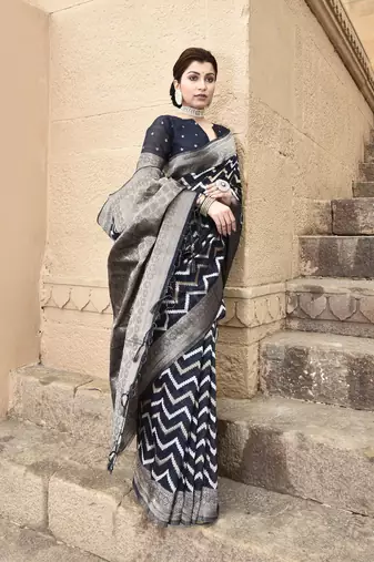 Elora linen ikkat zig zag jacquard weaving saree for women (black)