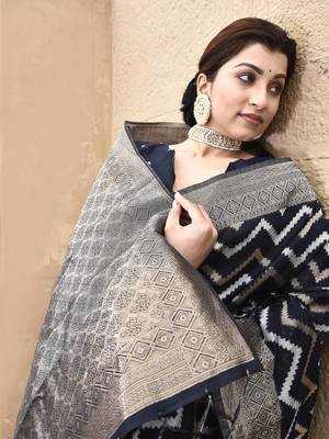 Elora linen ikkat zig zag jacquard weaving saree for women (black) 3