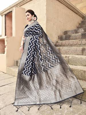 Elora linen ikkat zig zag jacquard weaving saree for women (black) 4