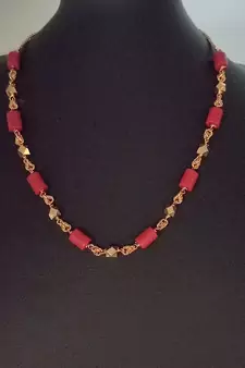 Short coral necklace