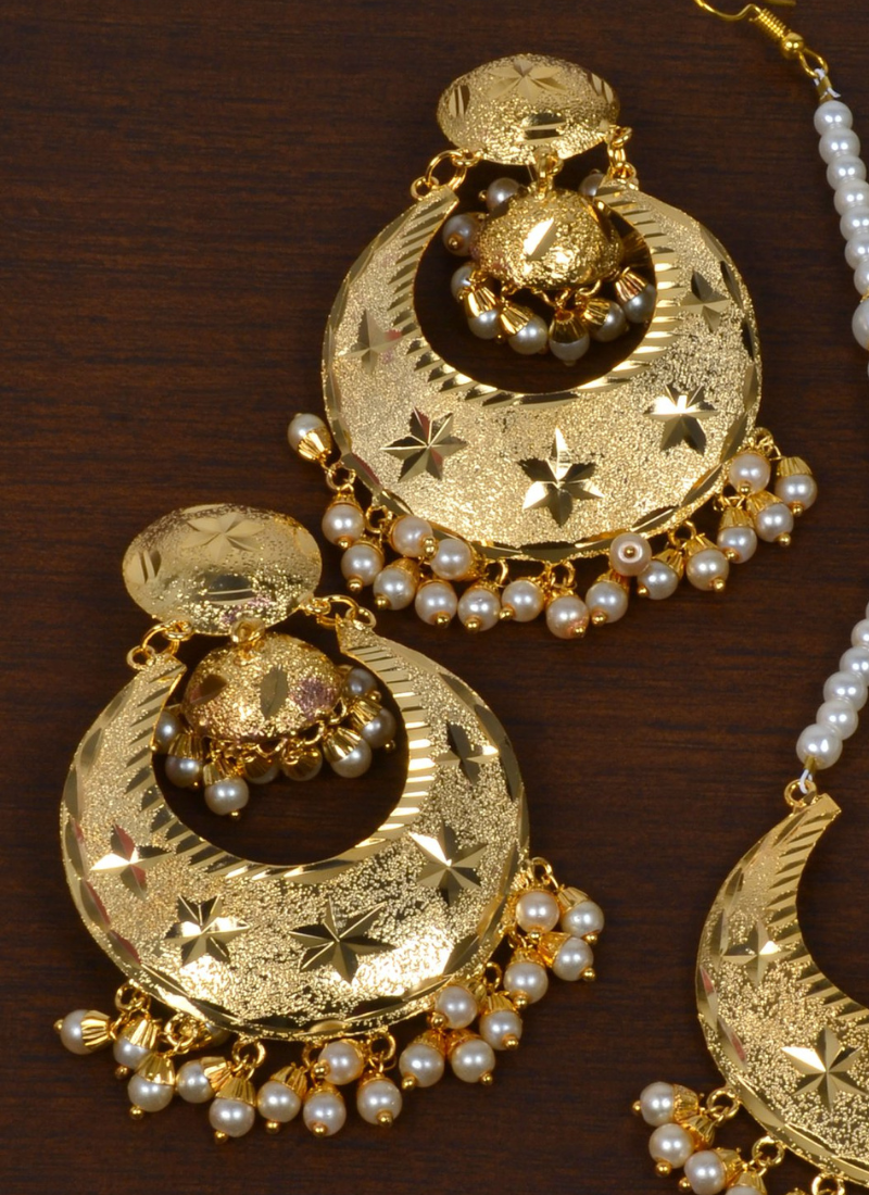 Punjabi Traditional White Earrings Tikka Set MT251