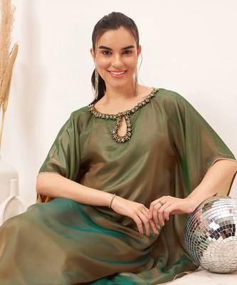 Green crystal embroidered round kaftan 2