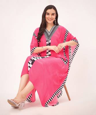 Pink geometric mid length kaftan 2