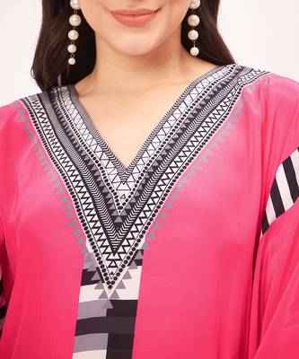 Pink geometric mid length kaftan 5