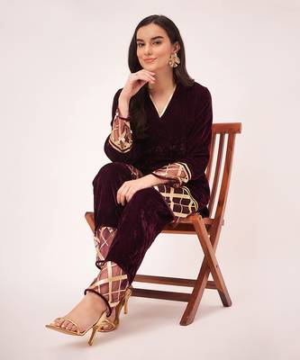 Maroon silk velvet kurta and straight pants set 2