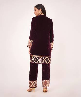Maroon silk velvet kurta and straight pants set 4