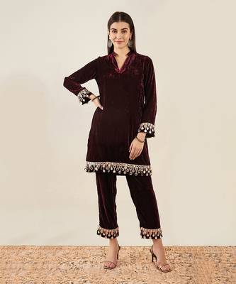 Maroon silk velvet kurta and straight pants set 1