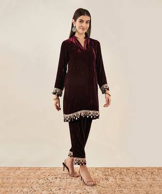 Maroon silk velvet kurta and straight pants set 3