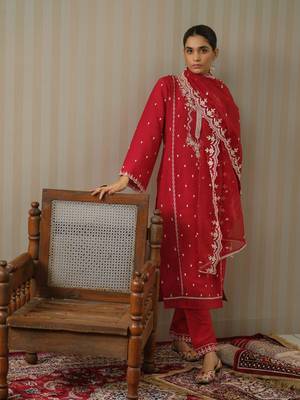 Red ethnic motifs embroidered straight kurta with trousers & dupatta 1