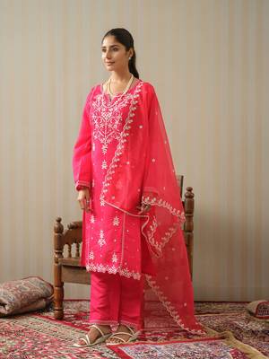 Pink floral embroidered straight kurta & trouser with dupatta 1