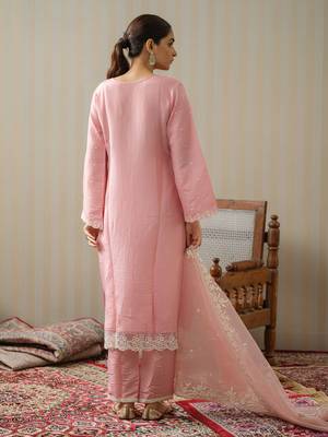 Baby-pink ethnic motifs embroidered straight kurta with trousers & dupatta 2