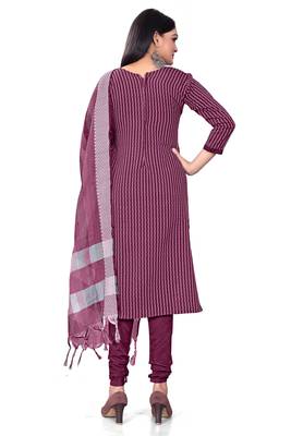 Wine colour formal suit for casual looks 2
