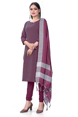 Wine colour formal suit for casual looks 3