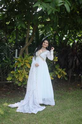Heavy partywear white colour gown with dupatta for glamorous girlish looks 4