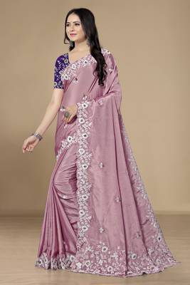 Smart And Designer Onion Chinon Silk Blend Saree For Girlish Looks 3
