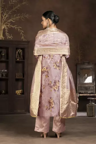 Pink colour ethnic organza salwar kameez for fancy ethnic looks