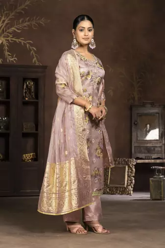 Pink colour ethnic organza salwar kameez for fancy ethnic looks