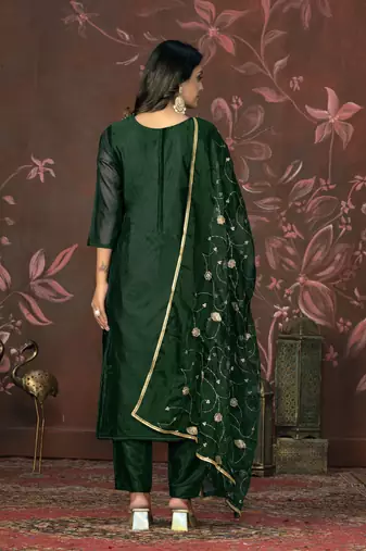 Smart and ethnic green colour smart girlish salwar kameez