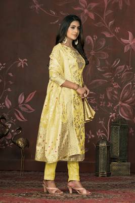 Smart and ethnic yellow colour smart girlish salwar kameez 3