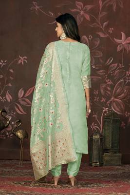 Smart and ethnic green colour smart girlish salwar kameez 2